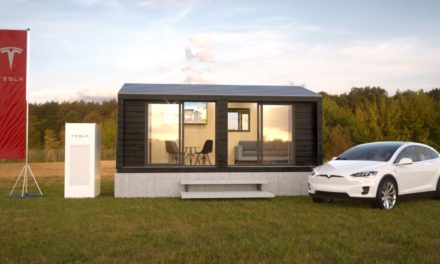 Tesla wirbt auf deutscher Messe mit Tiny House