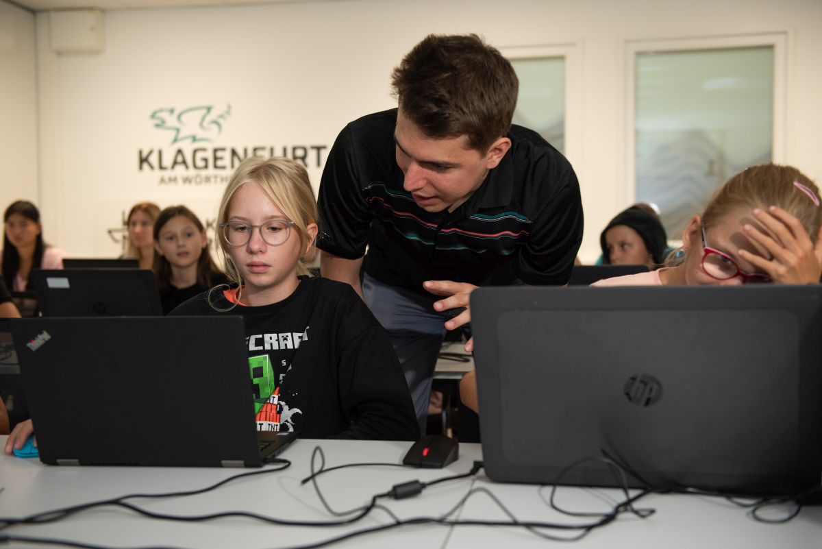 "Junioruni Austria's Mädchen Sommercamp Fasziniert mit Minecraft-Welt" 21