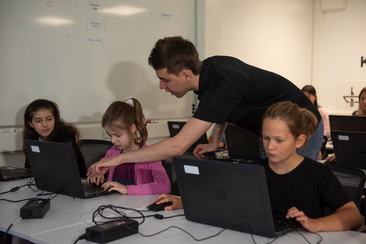 "Junioruni Austria's Mädchen Sommercamp Fasziniert mit Minecraft-Welt" 15